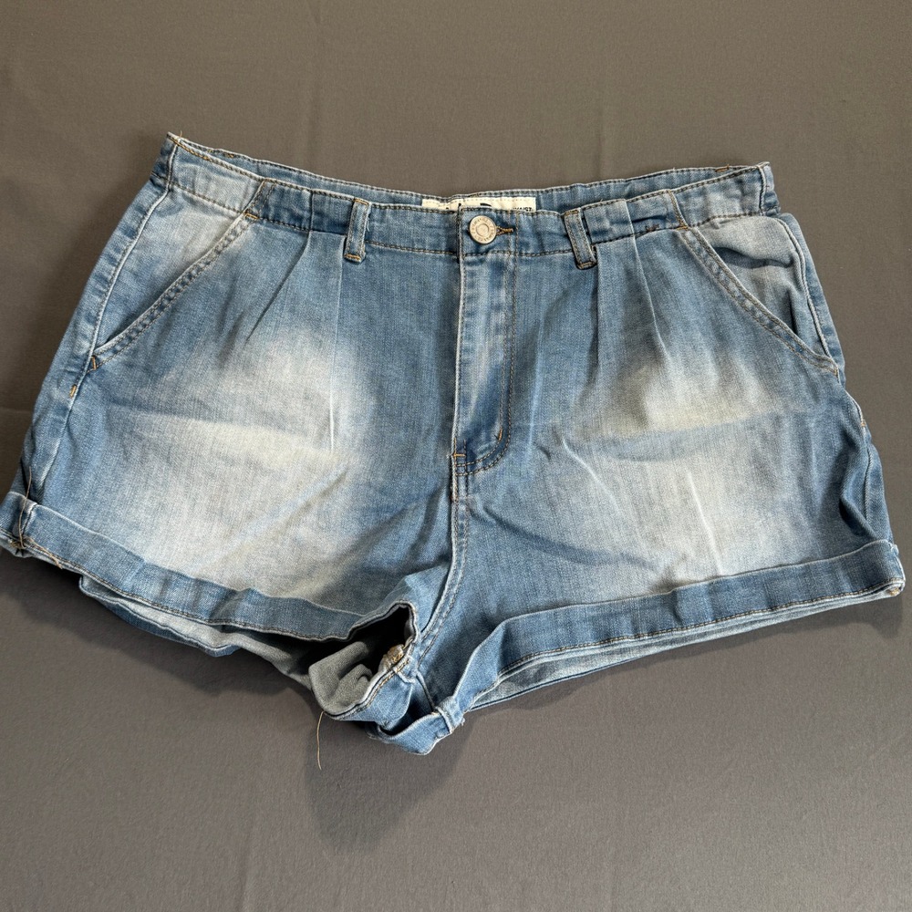 Indigo Rein Women's Denim Shorts Light Wash Cuffed Size 15 Juniors‎